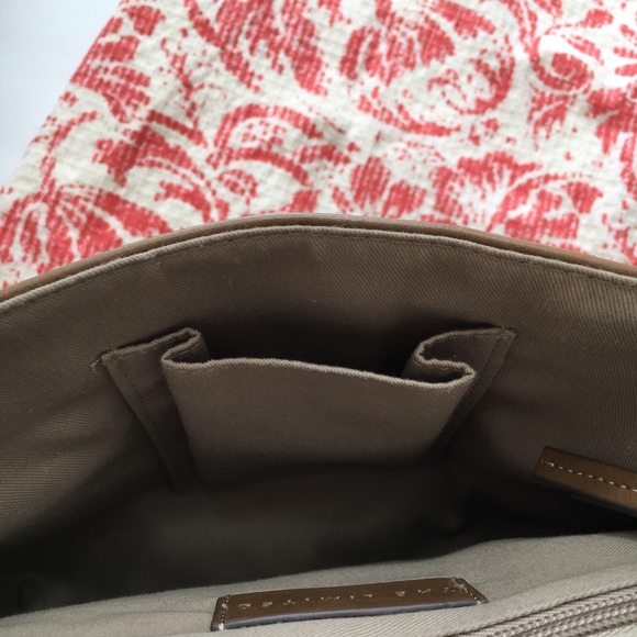 The Limited Messenger Purse, Shoulder or Crossbody - Picture 7 of 8